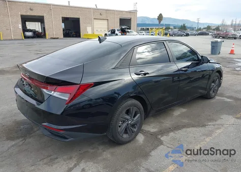 2022 Hyundai Elantra Sel from USA, damaged, VIN 5NPLM4AG9NH070708